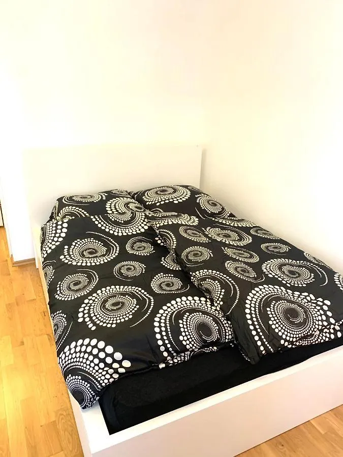Cozy Flat , Near University , Wifi&Free Parking Řezno Německo
